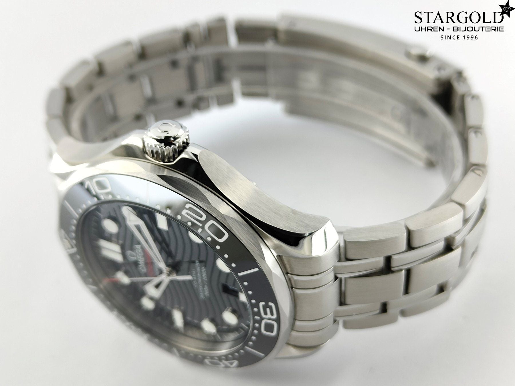 Omega Seamaster Diver 300M - 210.30.42.20.01.001