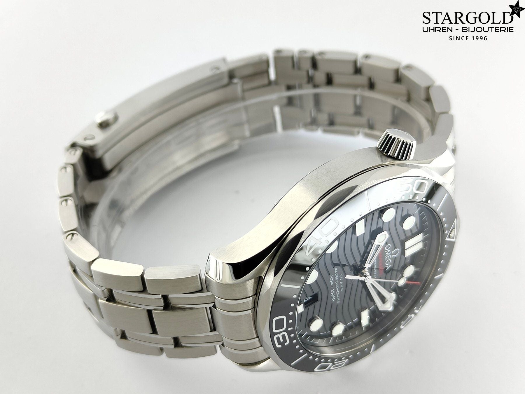 Omega Seamaster Diver 300M - 210.30.42.20.01.001