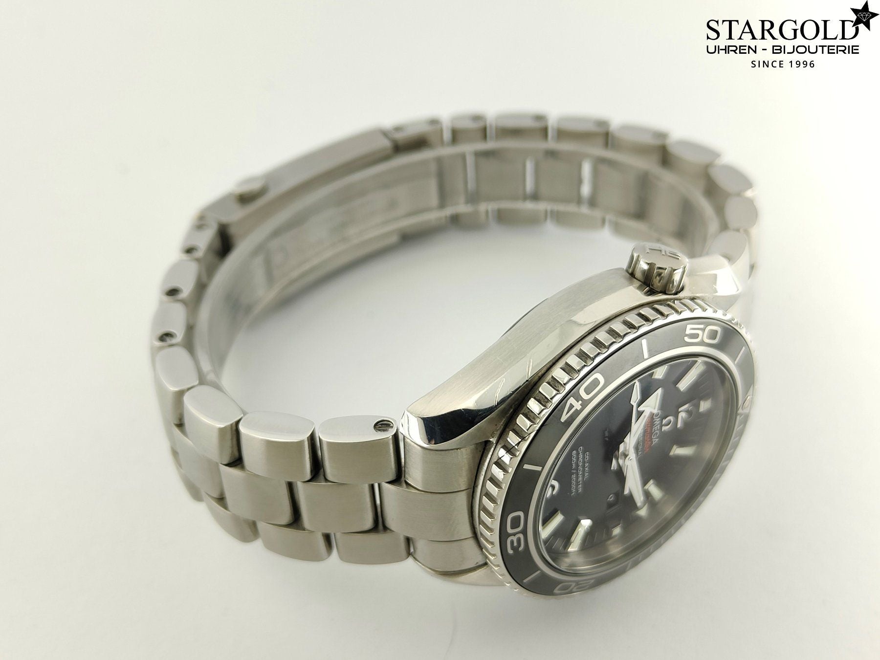 Omega Seamaster Planet Ocean - 232.30.38.20.01.001