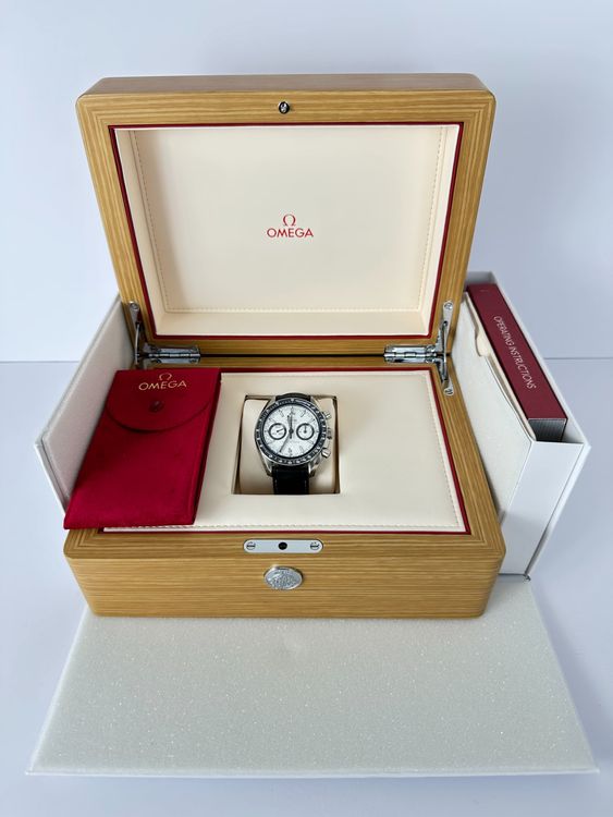 Omega Speedmaster Racing - 329.33.44.51.04.001
