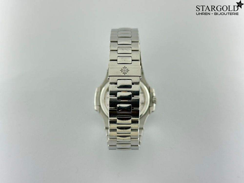 Patek Philippe Nautilus - 5712/1A-001
