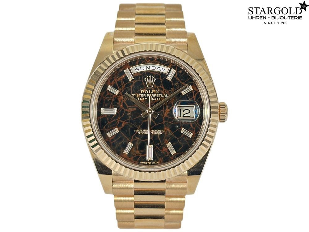 Rolex Day-Date 40 Eisenkiesel Baguette Diamond - 228235 auf Stargold.ch erhältlich.