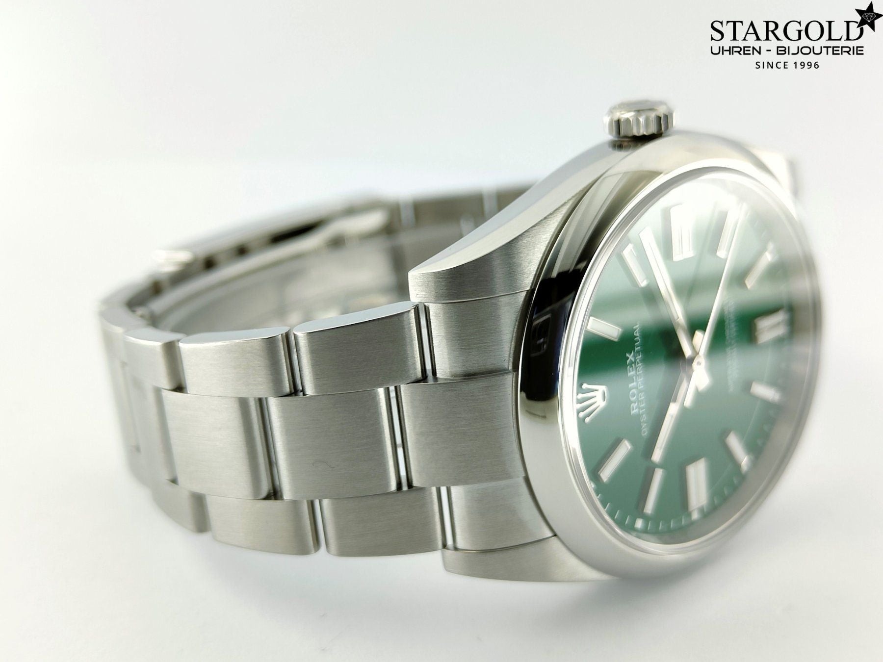 Rolex Oyster Perpetual Grün 41 - 124300