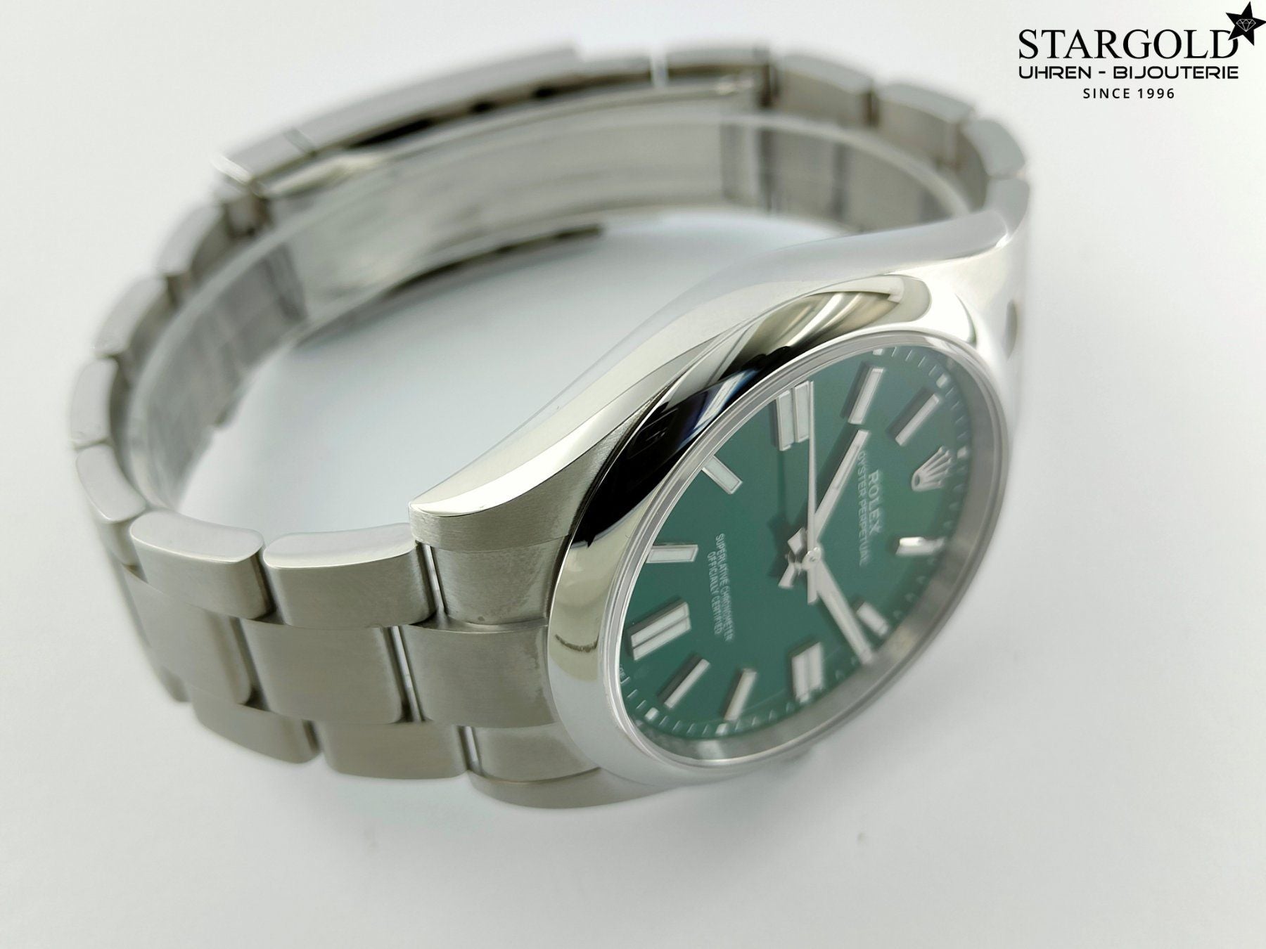 Rolex Oyster Perpetual vert 41 - 124300