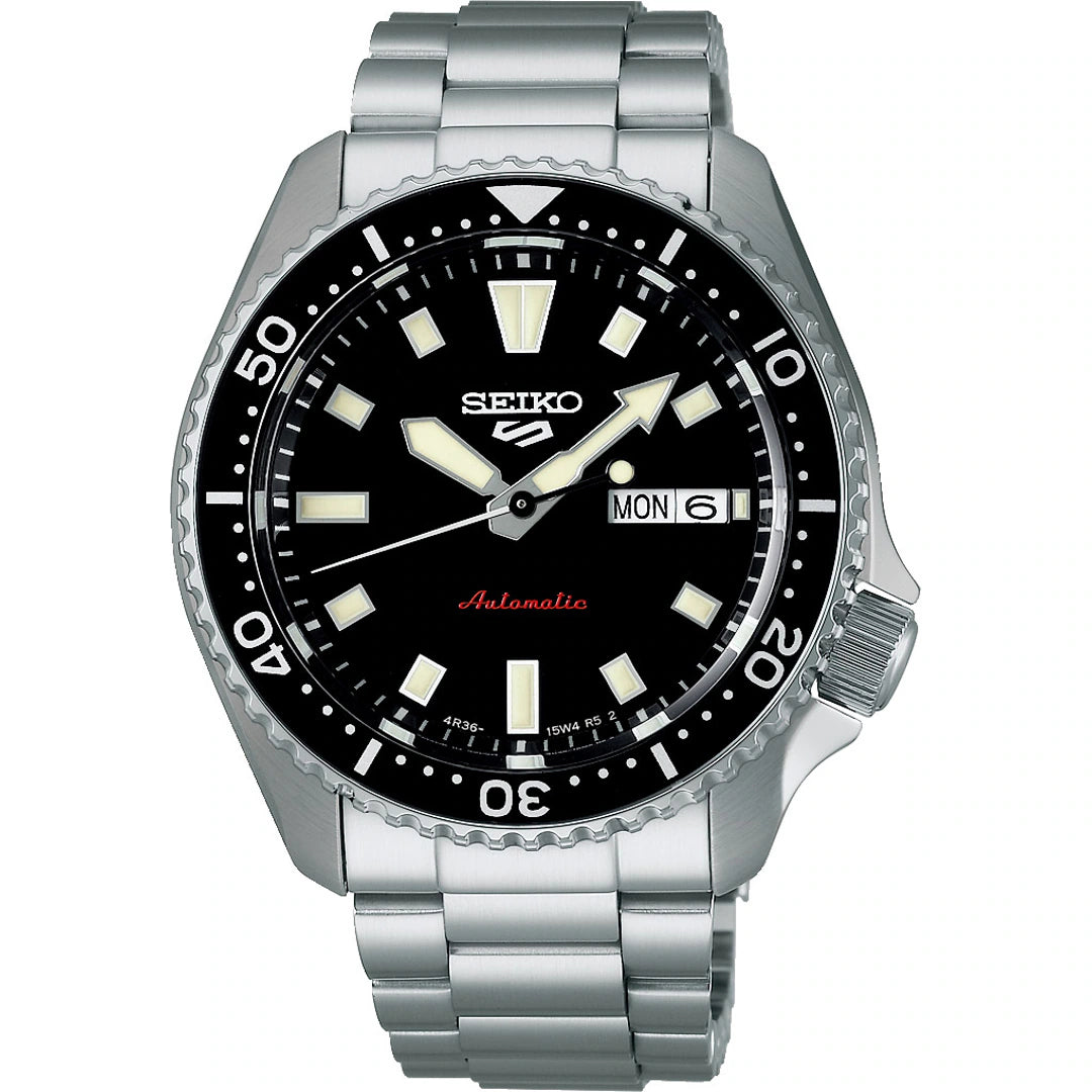 Seiko 5 Sports Day-Date Black SKX Re-Interpretation auf Stargold.ch erhältlich.