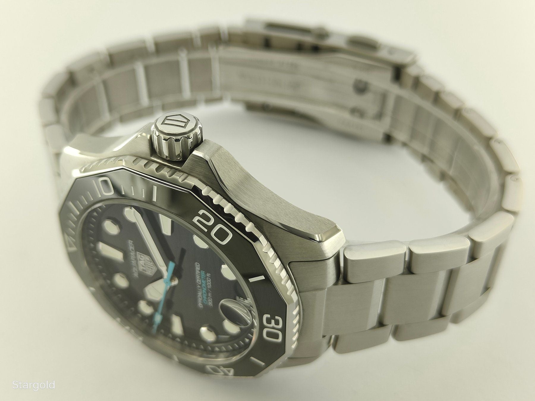 TAG Heuer Aquaracer 300M Professional 300 Date