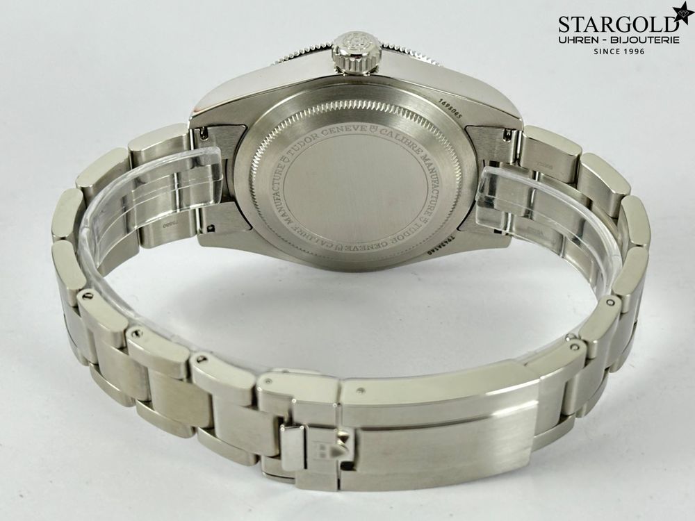Tudor Black Bay 68 - M7943A1A0NU