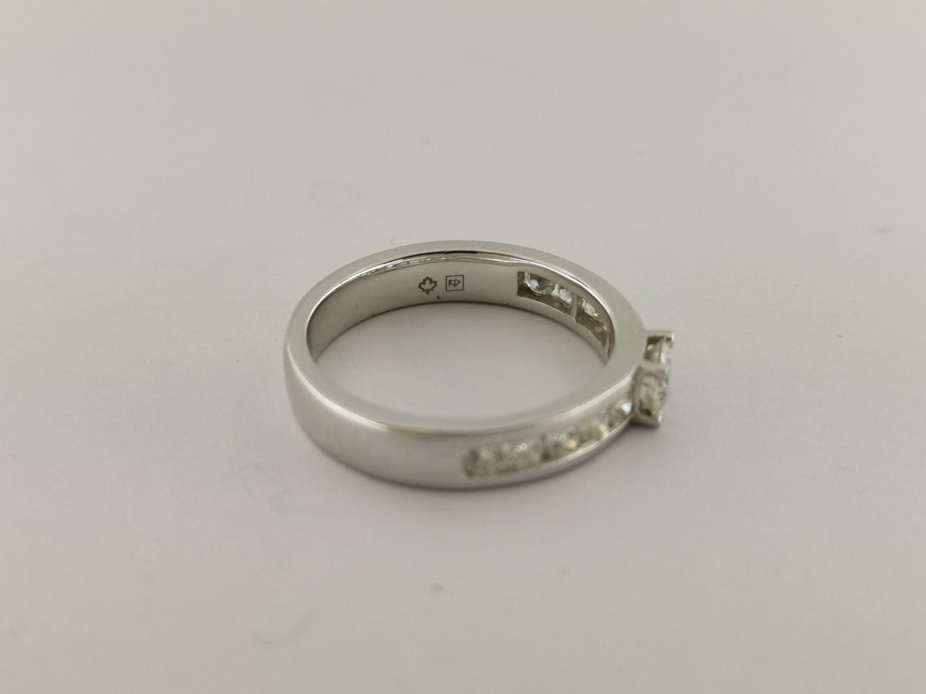 Weissgold Ring mit Diamanten - RING061214